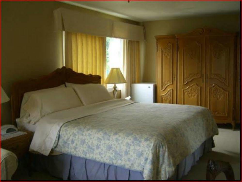 Bluecrest Bed And Breakfast Niagara Falls Exterior photo
